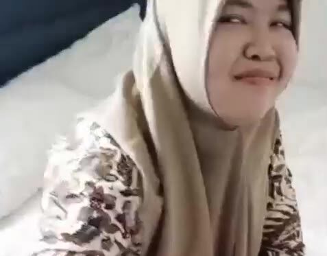 Guru Hijab Sepong Pacarnya